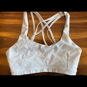Lululemon free to be bra